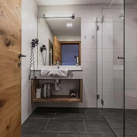 شقة Ferienhaus Schirrmer ميتنوالد